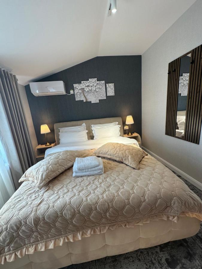 Complex Rediu 54 Luxury Apartaments ยาช ภายนอก รูปภาพ