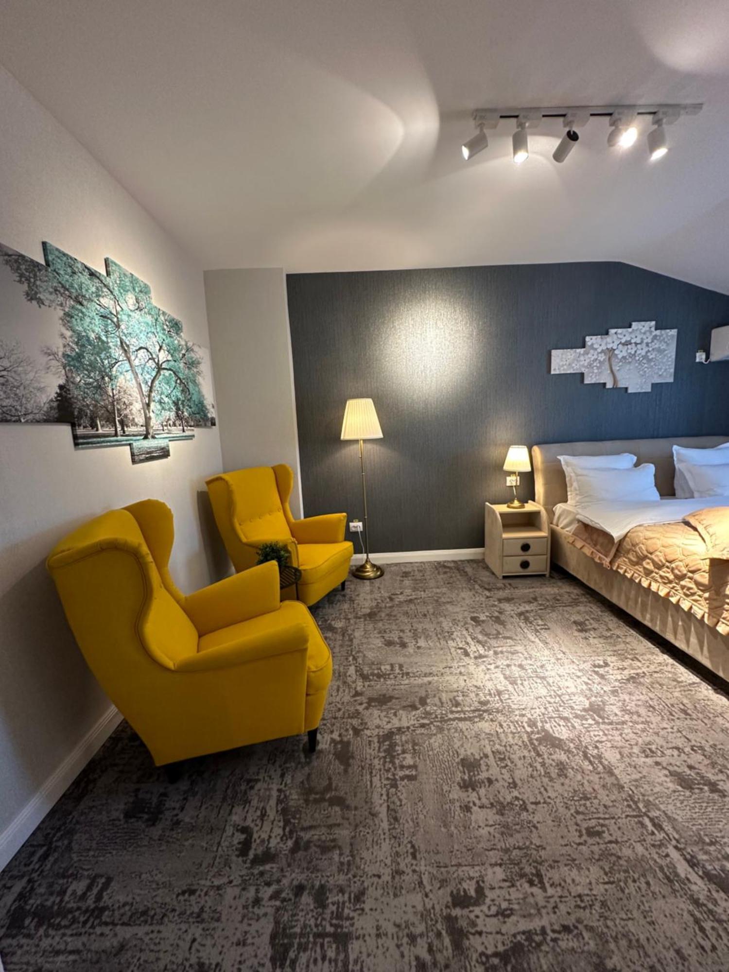 Complex Rediu 54 Luxury Apartaments ยาช ภายนอก รูปภาพ