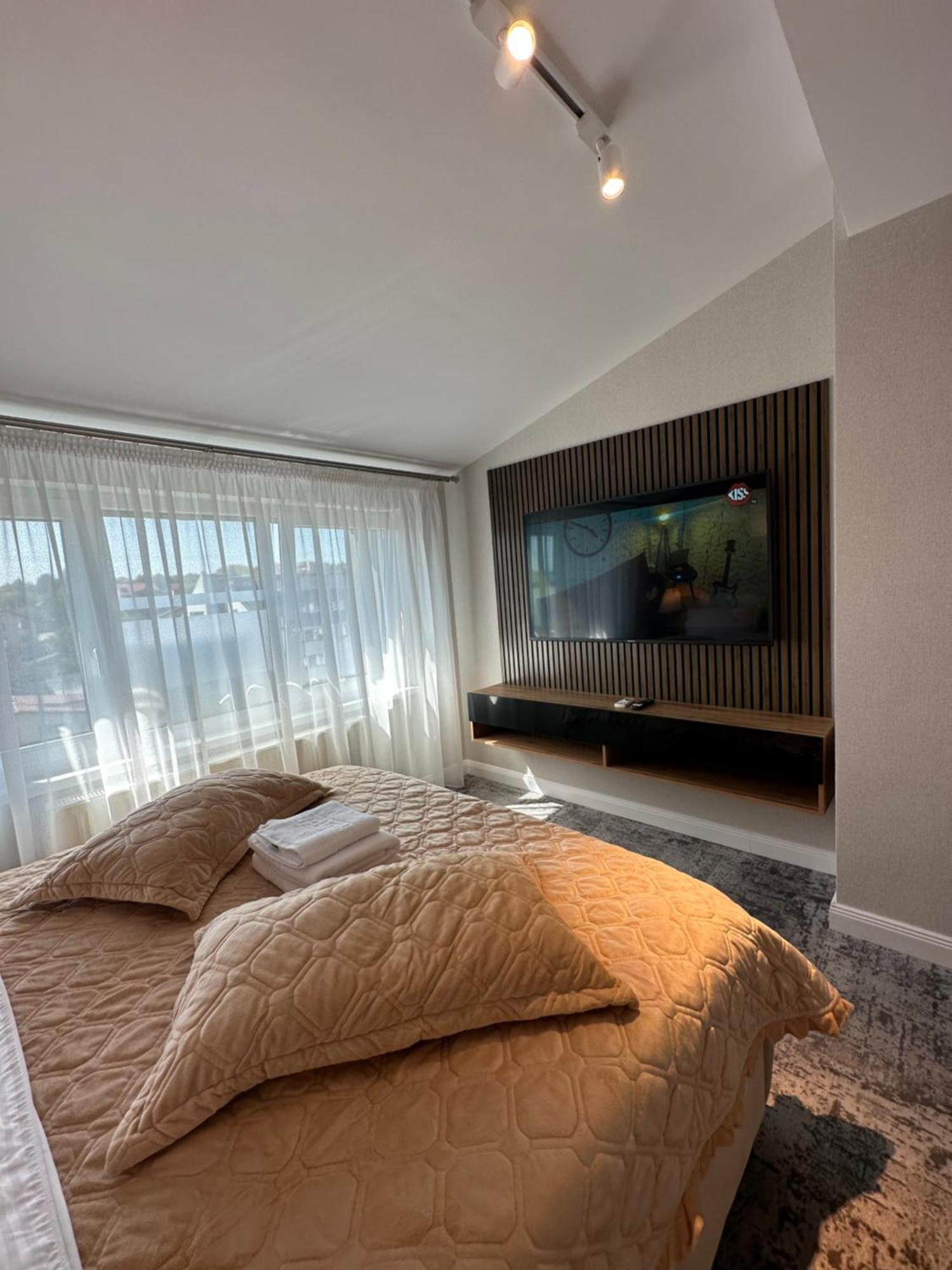 Complex Rediu 54 Luxury Apartaments ยาช ภายนอก รูปภาพ