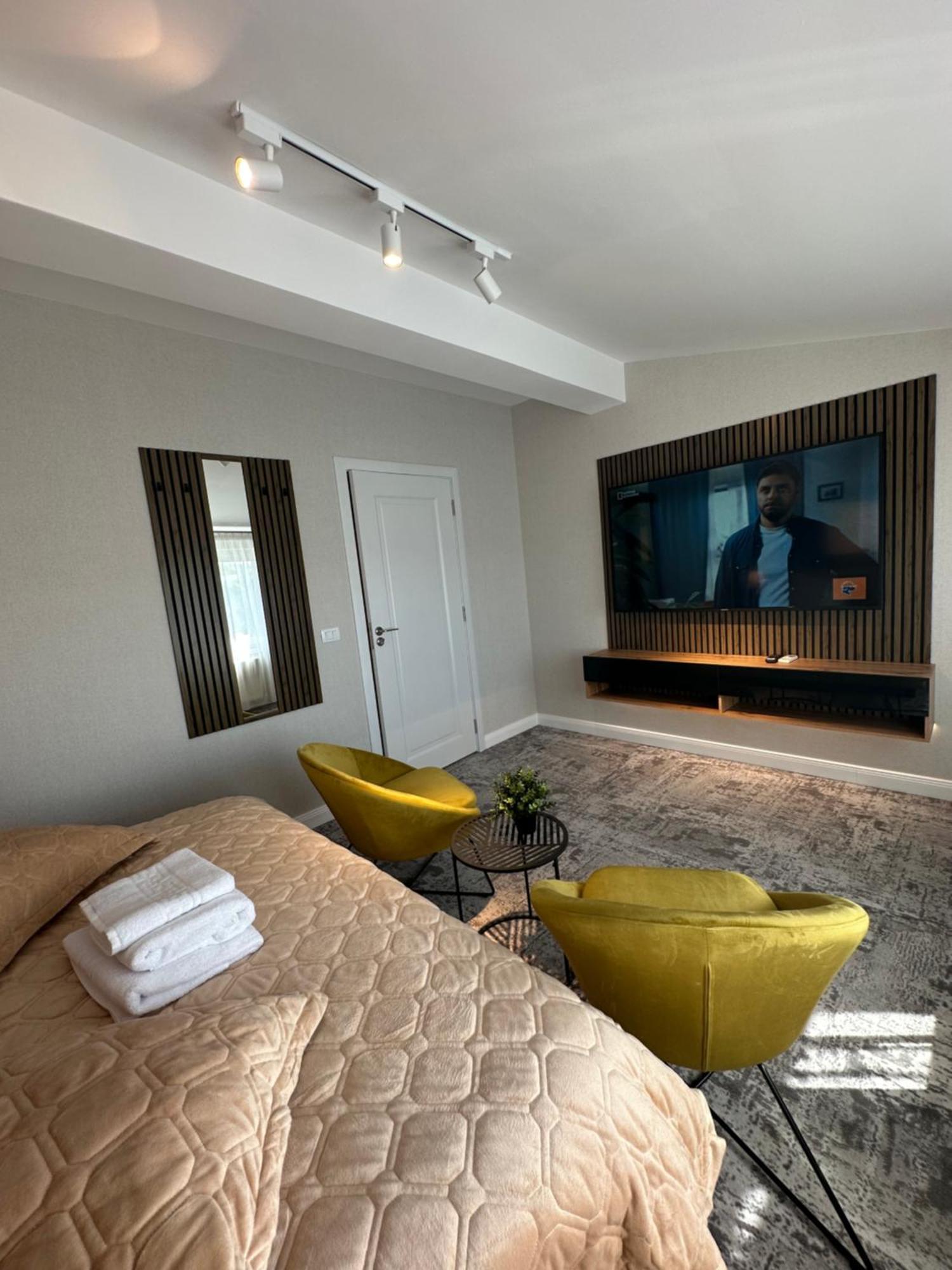 Complex Rediu 54 Luxury Apartaments ยาช ภายนอก รูปภาพ