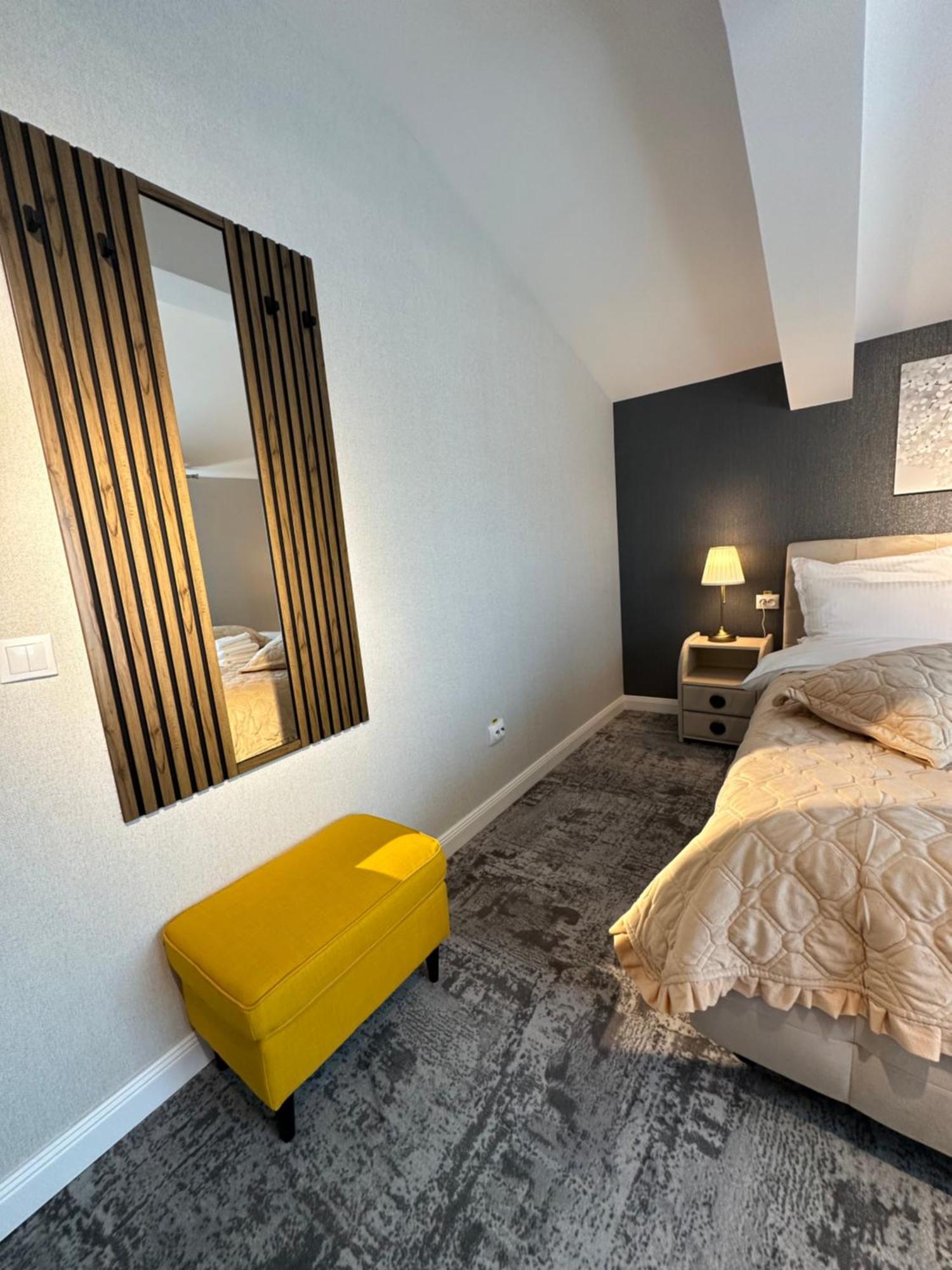 Complex Rediu 54 Luxury Apartaments ยาช ภายนอก รูปภาพ