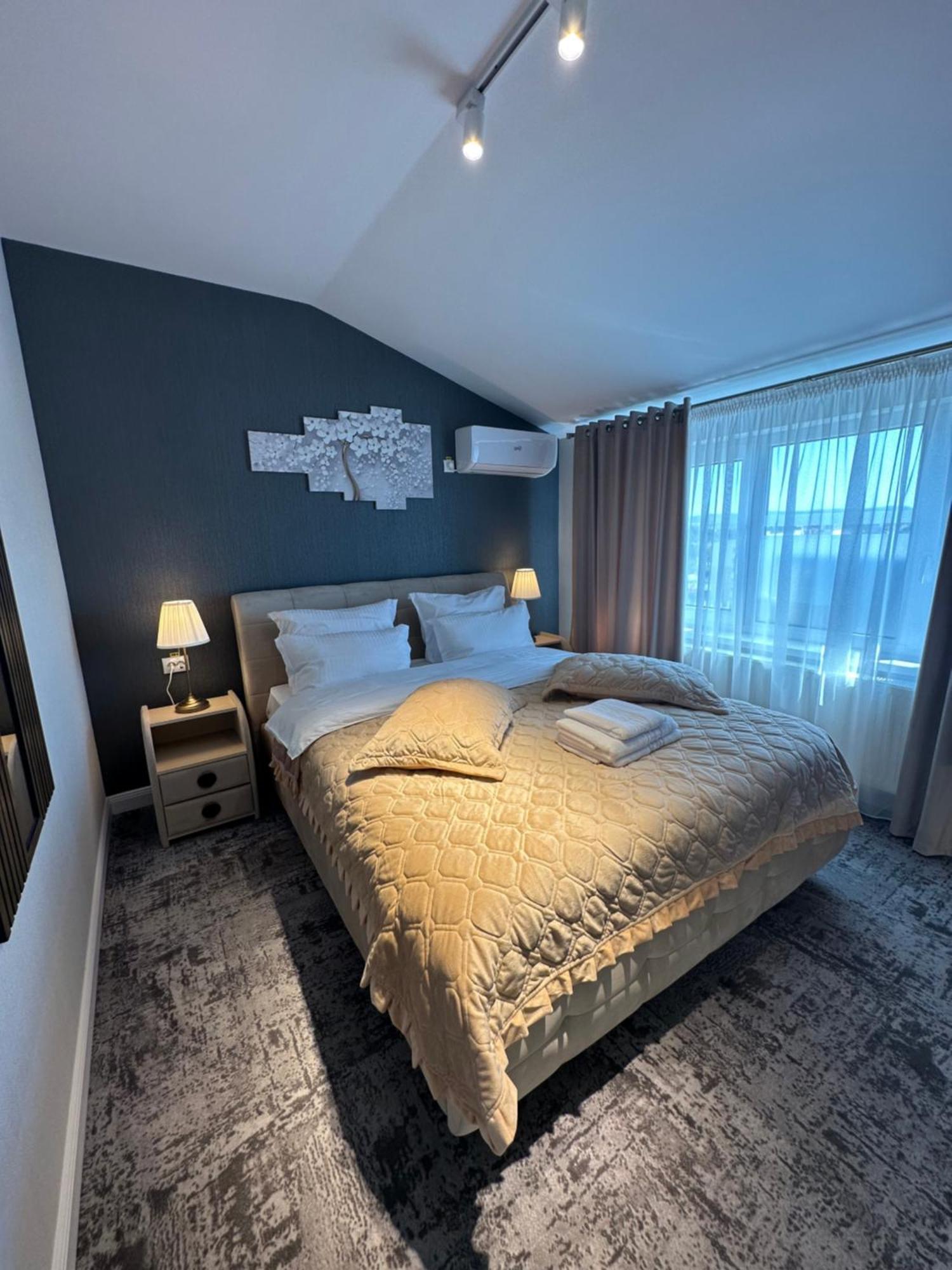 Complex Rediu 54 Luxury Apartaments ยาช ภายนอก รูปภาพ